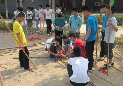 中小學(xué)生拓展訓(xùn)練