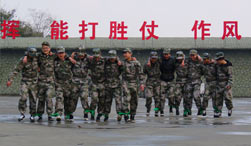成都繆斯造型員工軍訓拓