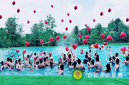山地滑水團(tuán)建